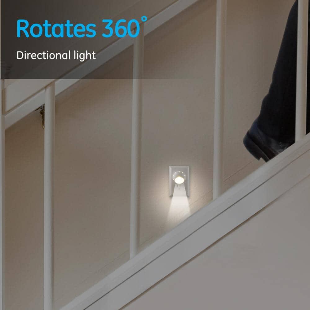 White Automatic LED Night Light with Motion Sensor, 2 Pack