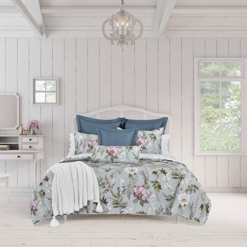 Five Queens Court Sakura Quilt Set