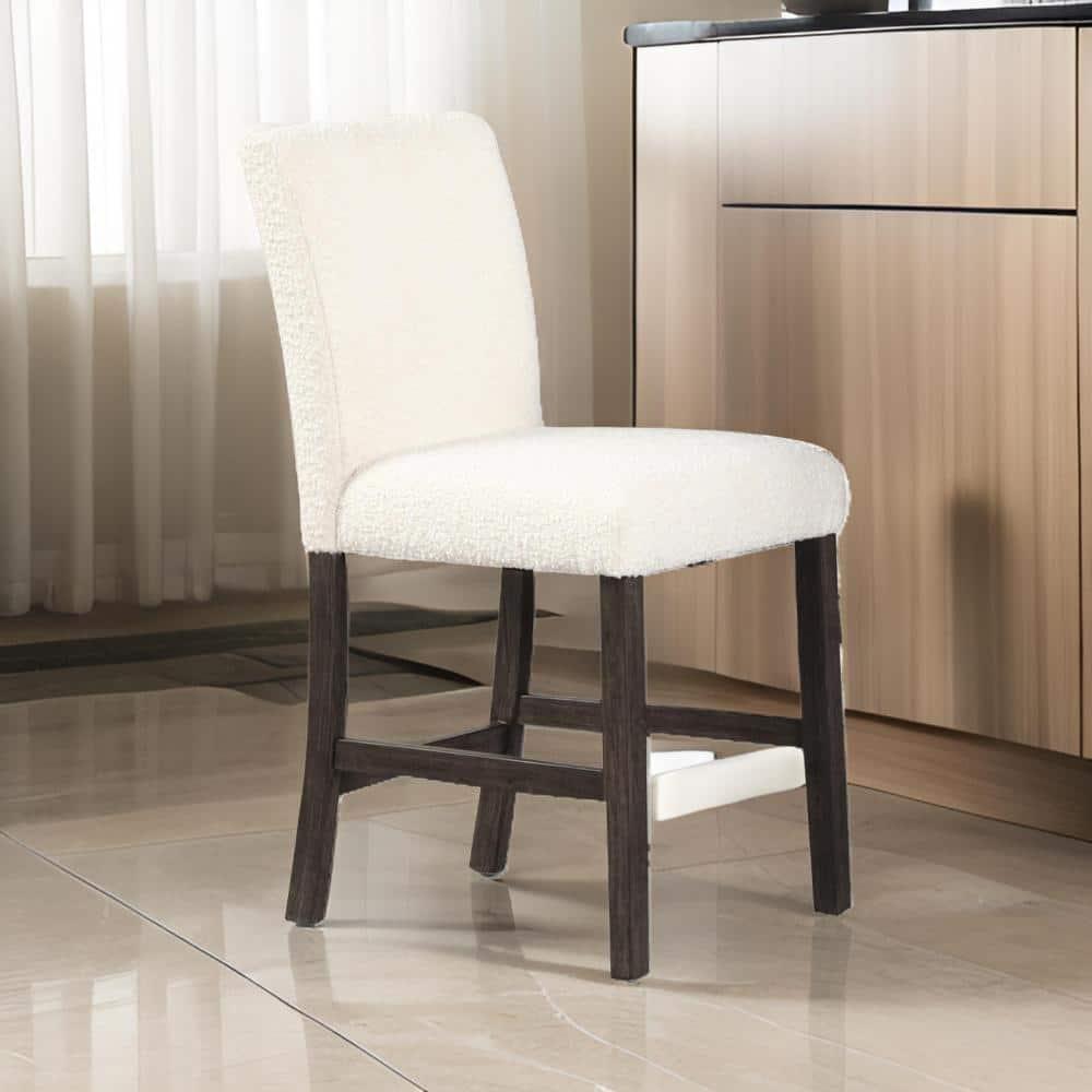 Benjara Ghy 19.5'' H Fabric Upholstered Side Chair (Set of 2)