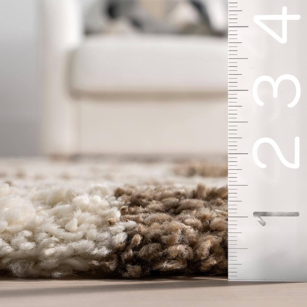 Nuloom Adelaide Checkered 2x8 Runner Shag Indoor Area Rug for Living Room Bedroom Dining Room Nursery Entryway Hallway, Beige/Brown