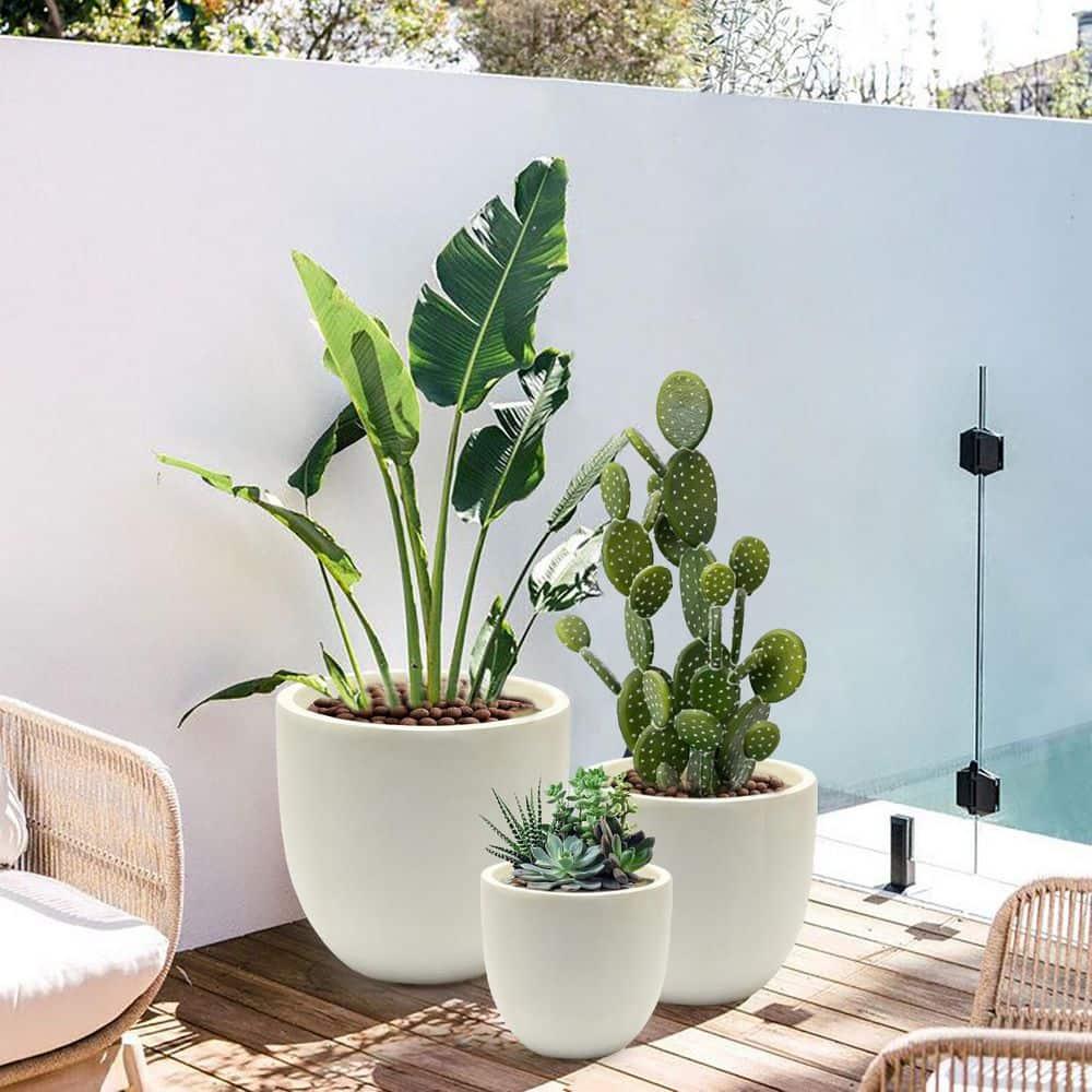 LuxenHome Round Tapered 9.2" H House Planter, Indoor/Outdoor White