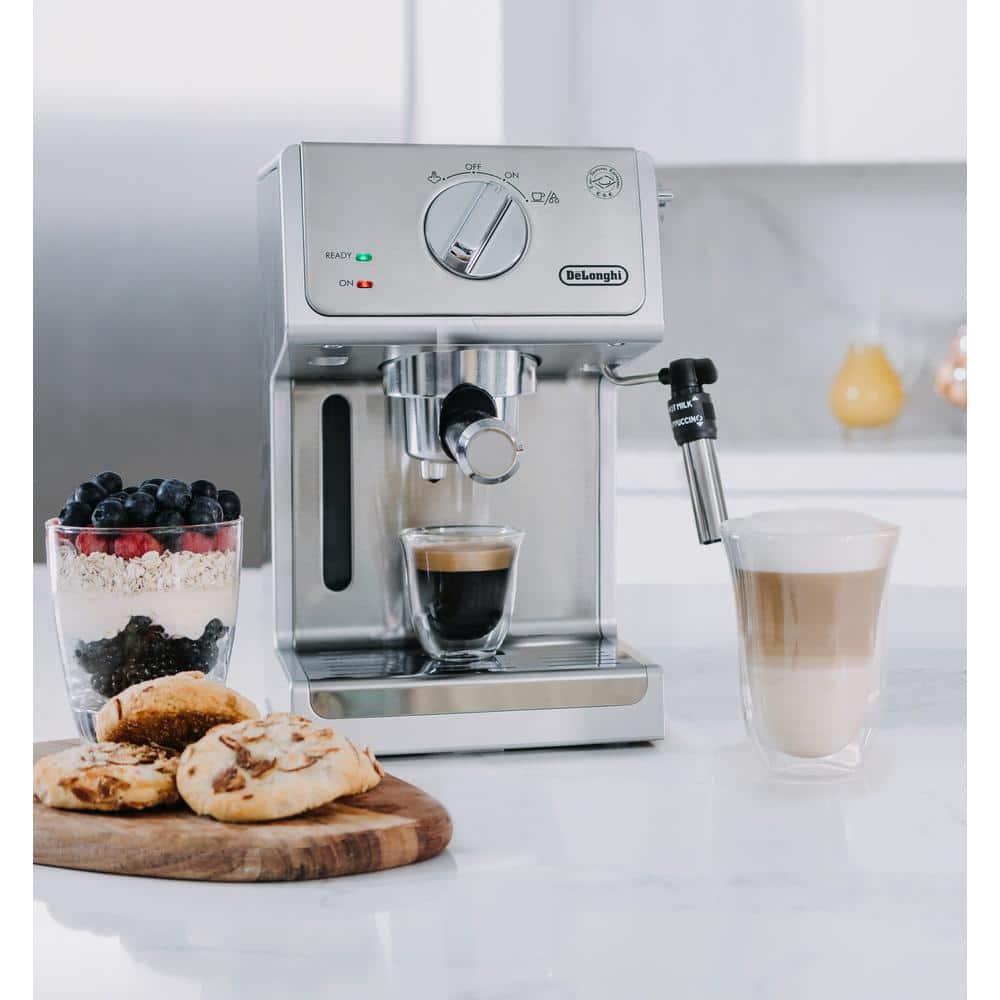De'Longhi ® Stainless Steel Pump Espresso Maker