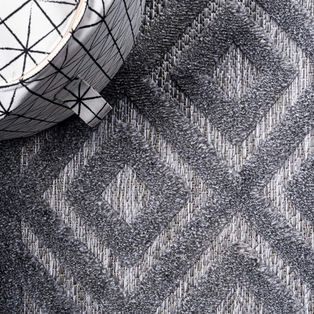 5' Round Portmany Neutral Diamond Trellis Indoor/Outdoor Area Rug, Dark Gray - JONATHAN Y