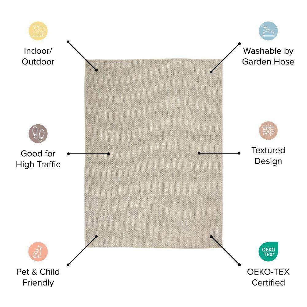 Beachcrest Home™ Rectangle Hartigan Geometric Machine Tufted Polypropylene Plastic Indoor / Outdoor Area Rug in Gray