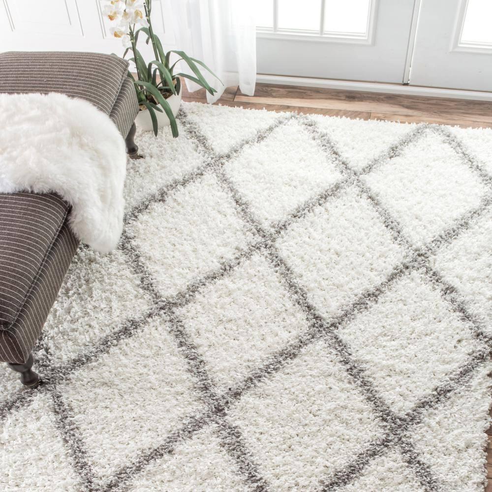 Nuloom Tess Trellis 8 Square Shag Indoor Area Rug for Living Room Bedroom Dining Room Nursery, White/Grey