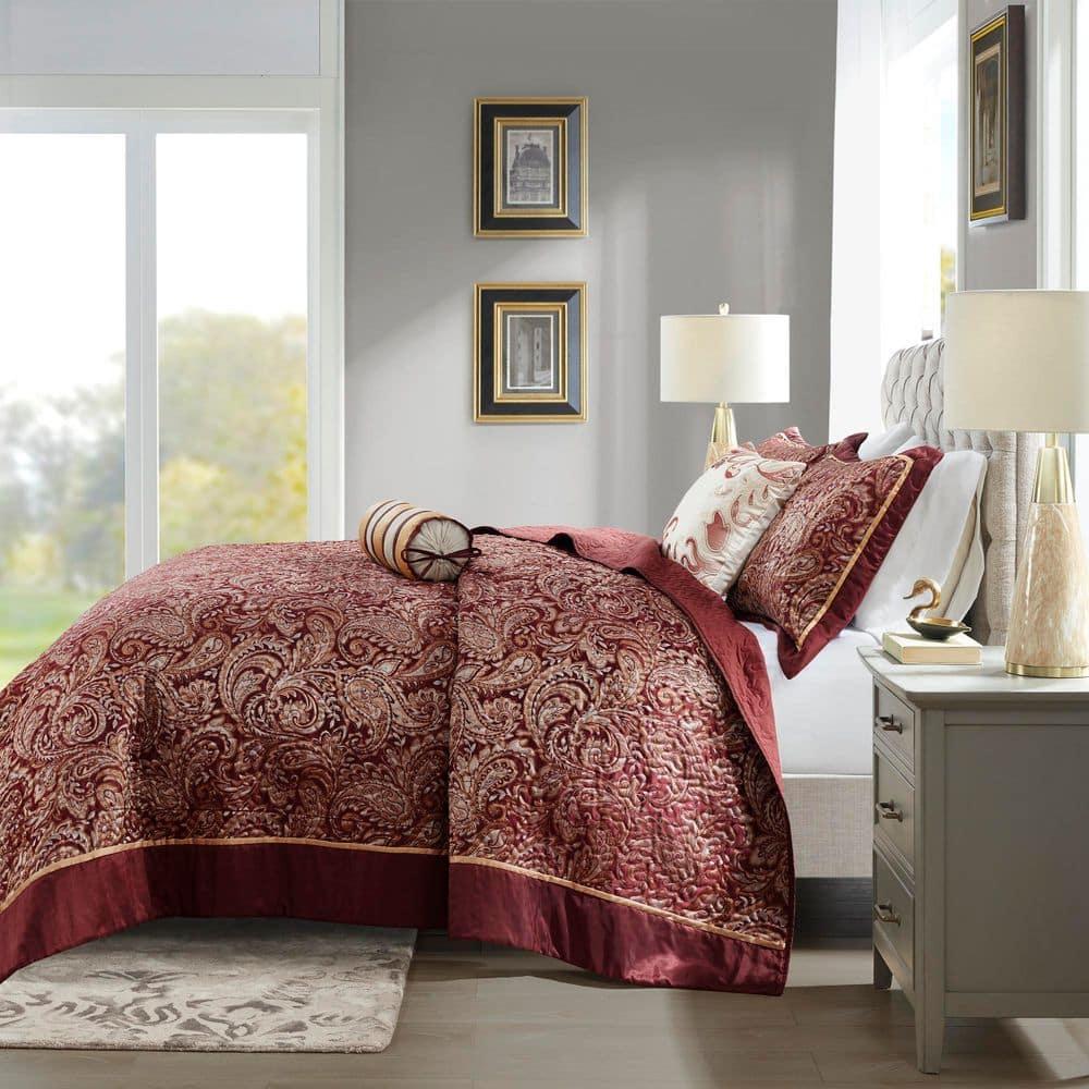 Madison Park Aubrey 5 Piece Jacquard Bedspread Set with Throw Pillows