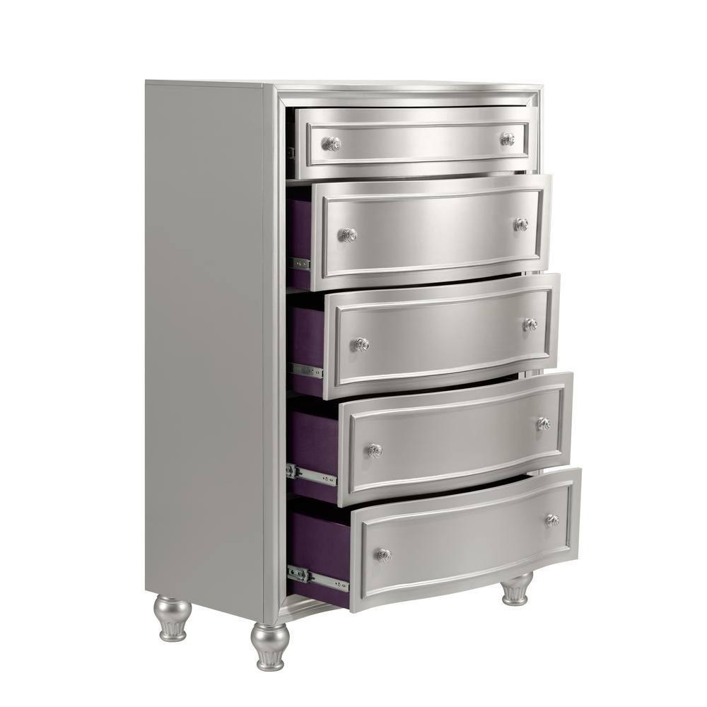 New Classic Furniture Reflections 4-Pc Wood Queen Bedroom Set (B/Dr/Mr/Ch), Silver