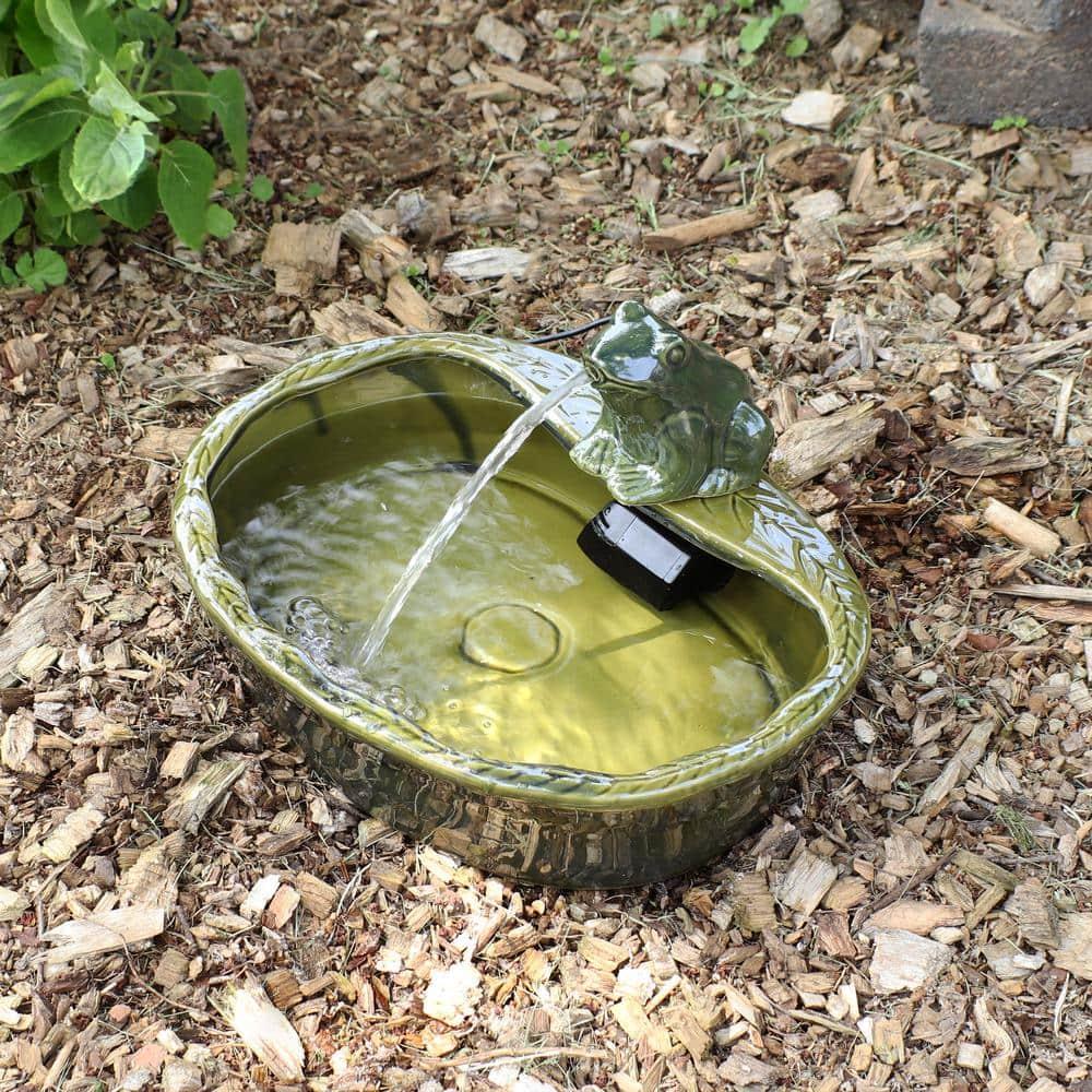 Sunnydaze Outdoor Solar Powered Ceramic Spitting Frog Water Fountain with Submersible Pump - 7" - Green