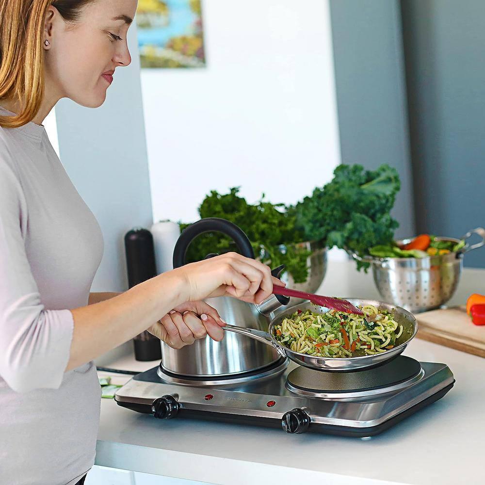 Portable Infrared Double Burner with 1500W Electric Hot Plate, 7.5" Ceramic Glass Cooktop, 6 Level Temperature Control, Easy To Clean Base - Silver BGI202S