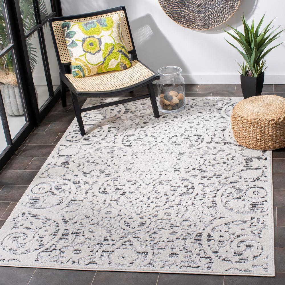 Kelly Clarkson Home Jake Oriental Ivory/Gray Indoor / Outdoor Area Rug
