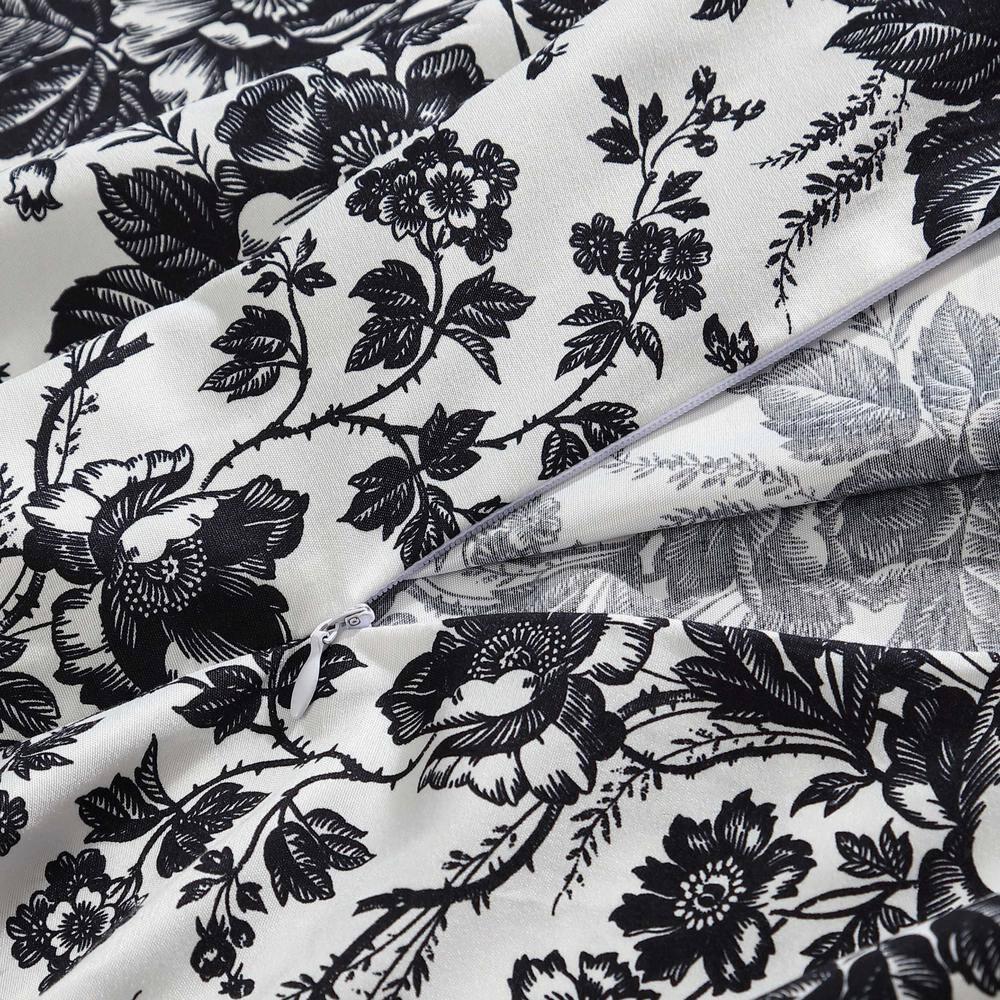 Betsey Johnson Betseys Toile Reversible Black Duvet Cover Set