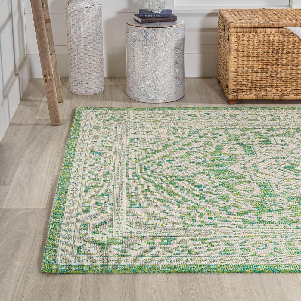 8' x 10' Sinjuri Medallion Textured Weave Indoor/Outdoor Area Rug, Cream/Green - JONATHAN Y