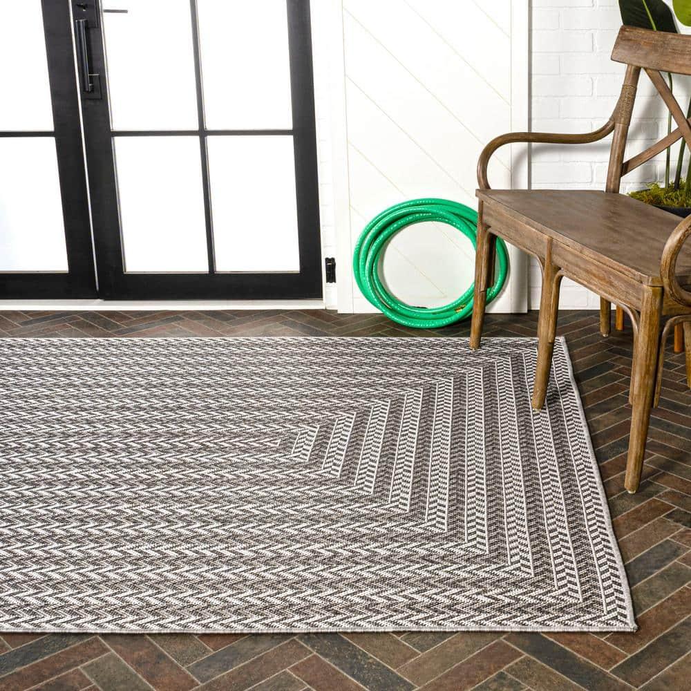 5' x 8' Chevron Modern Concentric Squares Indoor/Outdoor Area Rug, Black/Light Gray - JONATHAN Y