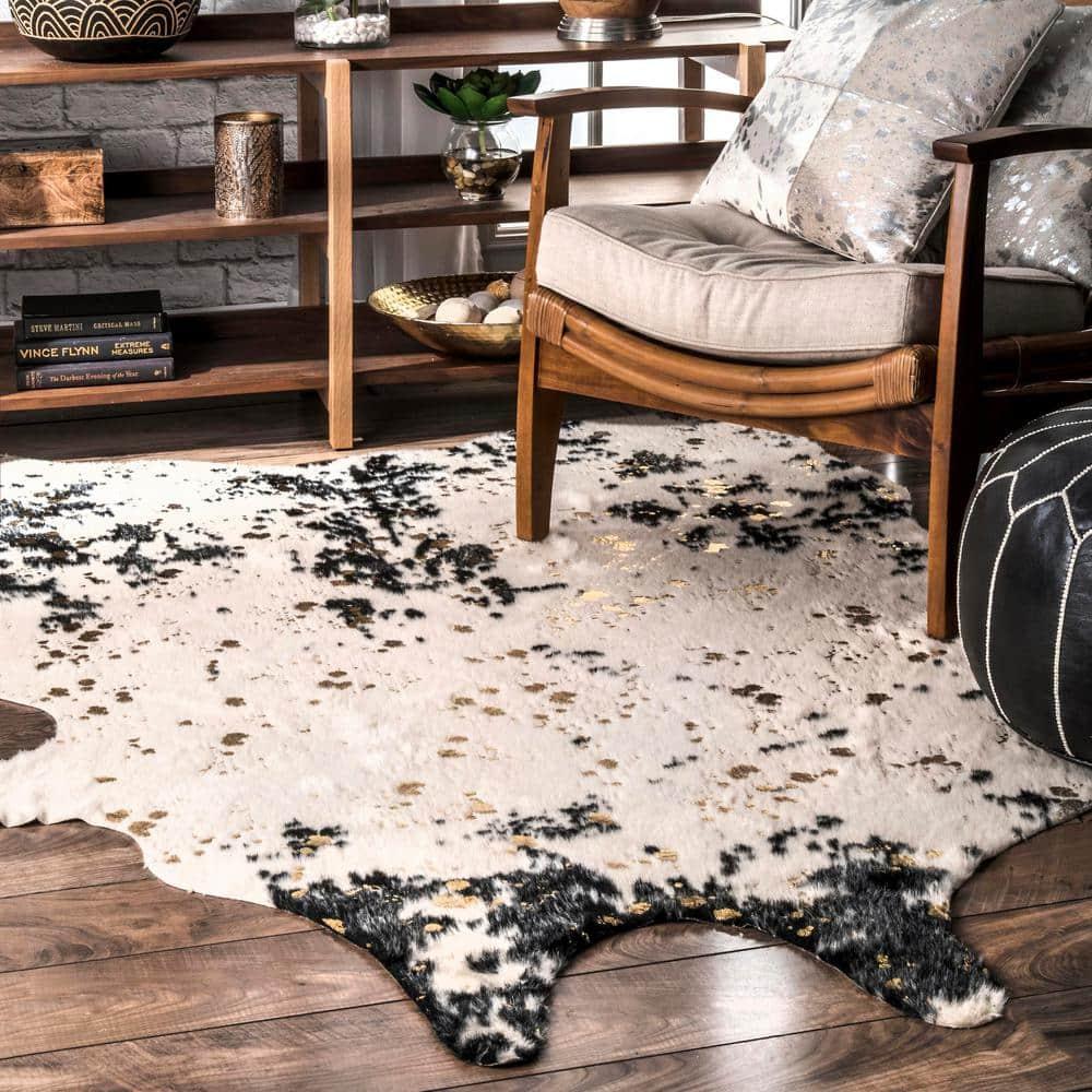 Chehalis Contemporary Faux Cowhide Power Loom Black/Gold Rug