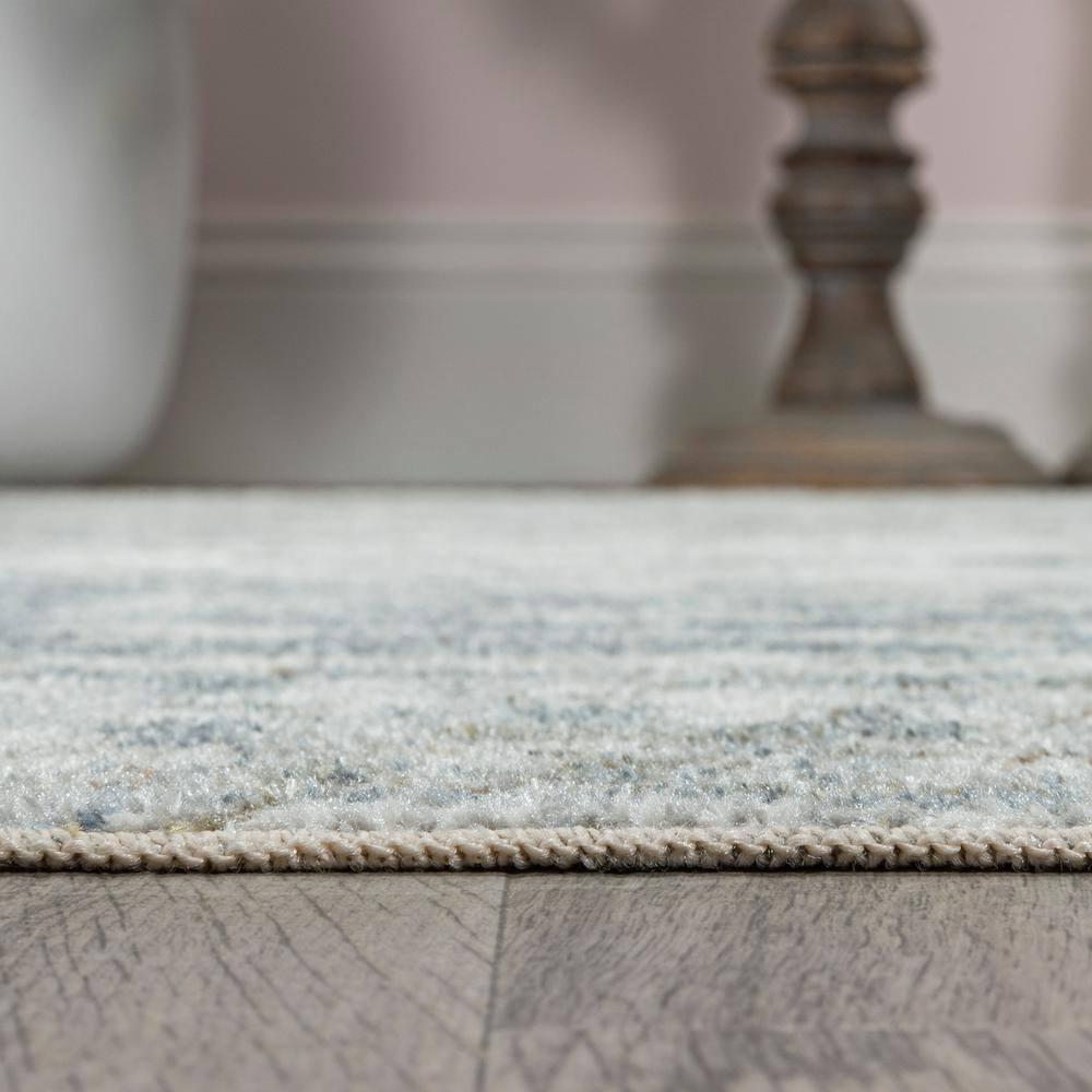 JONATHAN Y Pavel Distressed Medallion Low-Pile Machine-Washable Light Gray/Blue 3 ft. x 5 ft. Area Rug