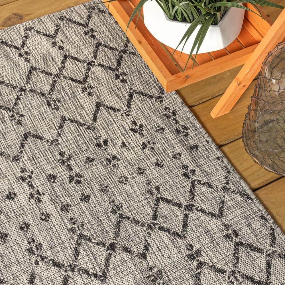 5'x8' Ourika Moroccan Geometric Textured Weave Indoor/Outdoor Area Rug, Light Gray/Black - JONATHAN Y