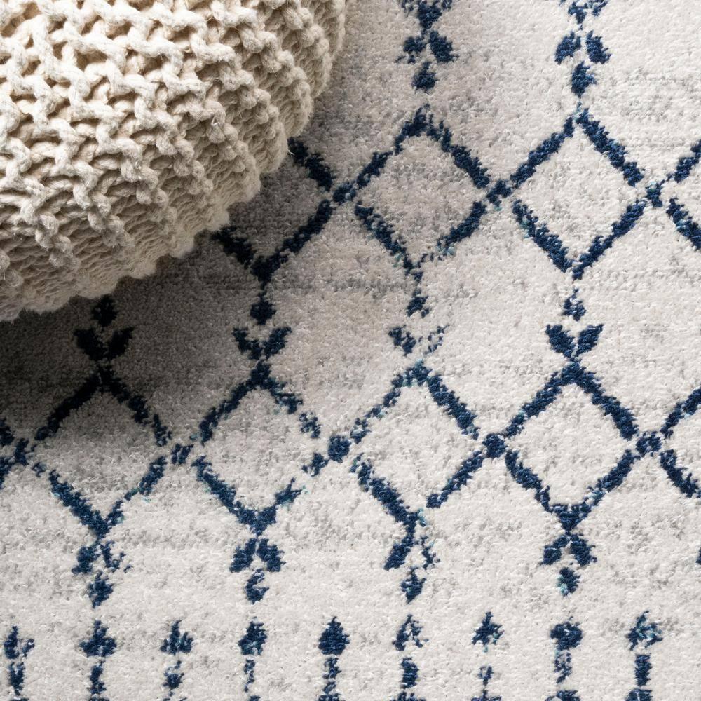 4'x 6' Morrocan Hype Boho Vintage Diamond Area Rug, Cream/Navy - JONATHAN Y