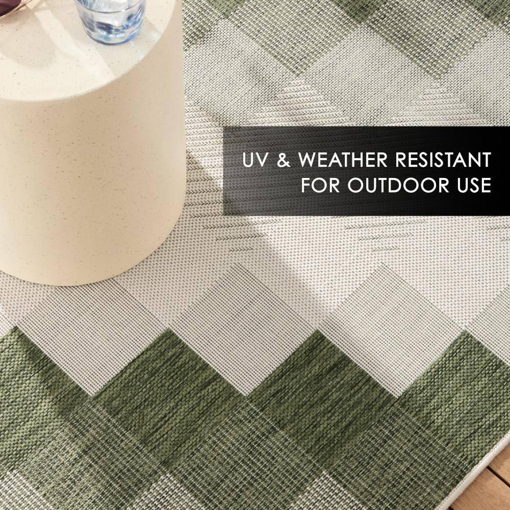 NICOLE MILLER NEW YORK Patio Country Ombre Chevron Outdoor Area Rug, Green/Cream