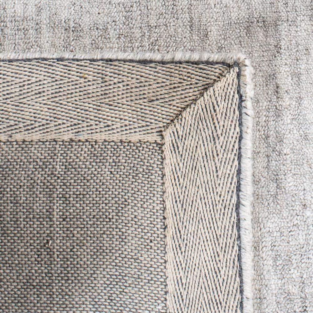 Mirage MIR176 Hand Loomed Indoor Accent Rug - Light Grey - 3'x5' - Safavieh
