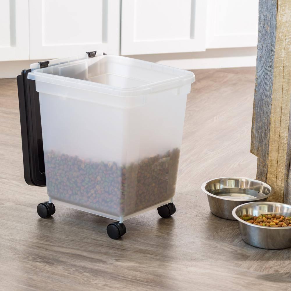 IRIS USA, Inc. Plastic Food Storage Container
