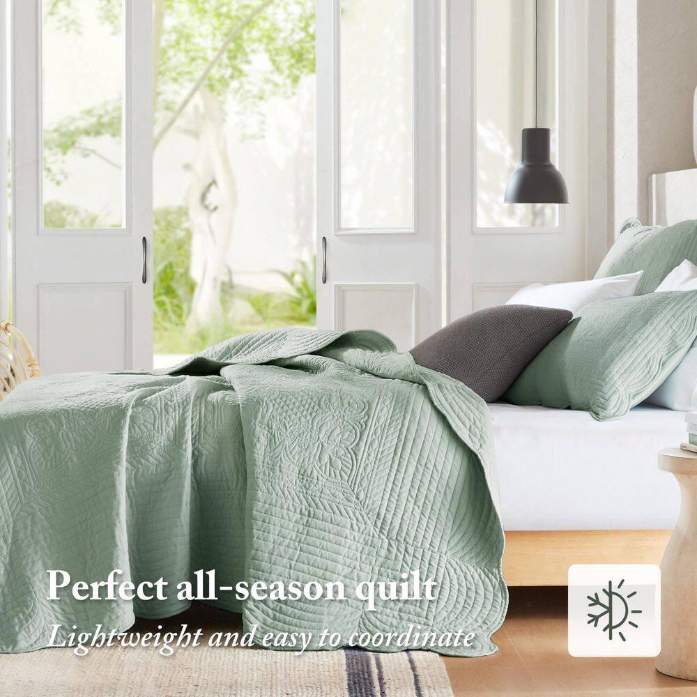 Tuscany Scalloped Edge Quilt Set