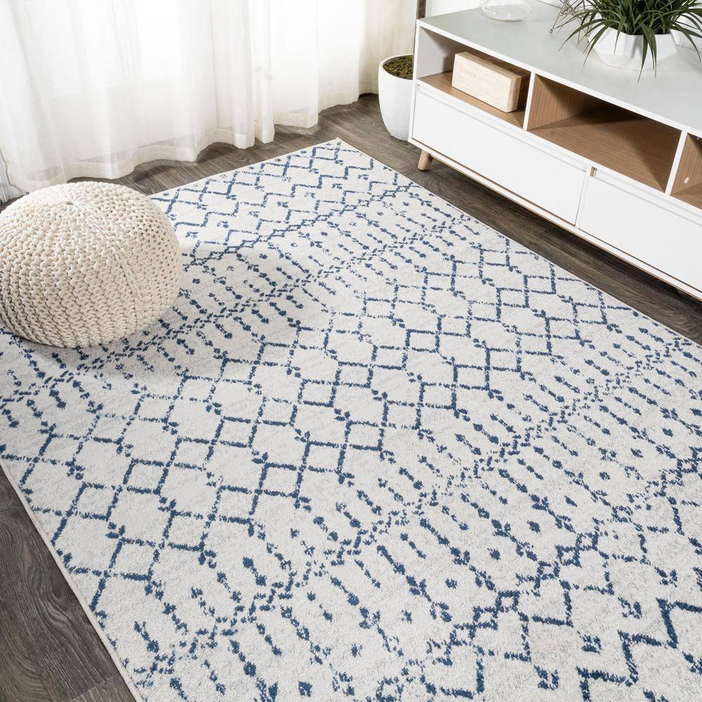 4'x 6' Morrocan Hype Boho Vintage Diamond Area Rug, Cream/Navy - JONATHAN Y