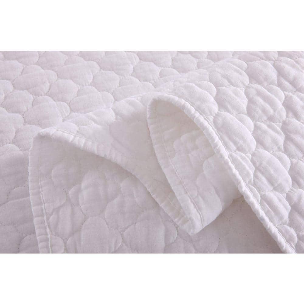 MarCielo WhiteCT Quilt Peony Cotton Geometric Shapes Quilt Set