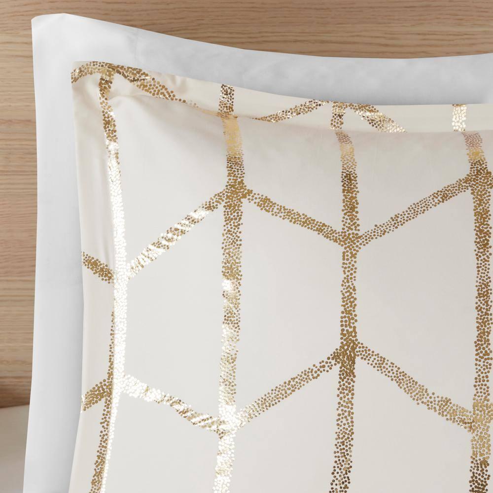 Intelligent Design Raina Metallic Printed Comforter Set