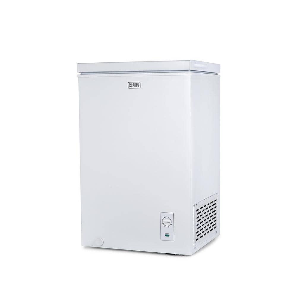 BLACK+DECKER BCFK Series BLACK+DECKER 2.7 Cu. Ft. Compact Chest Freezer, Deep Freezer Holds Up To 94.5 Lbs. of Frozen Food BCFK276