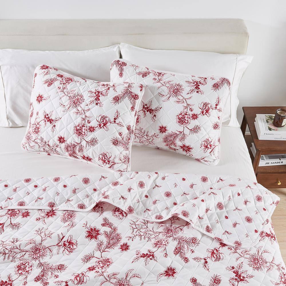 FreshFolds Vibrant & Cheerful Christmas Quilt Set