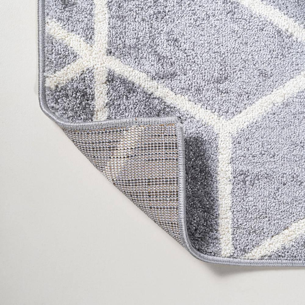 3'x5' Tumbling Blocks Modern Geometric Area Rug, Light Gray/White - JONATHAN Y