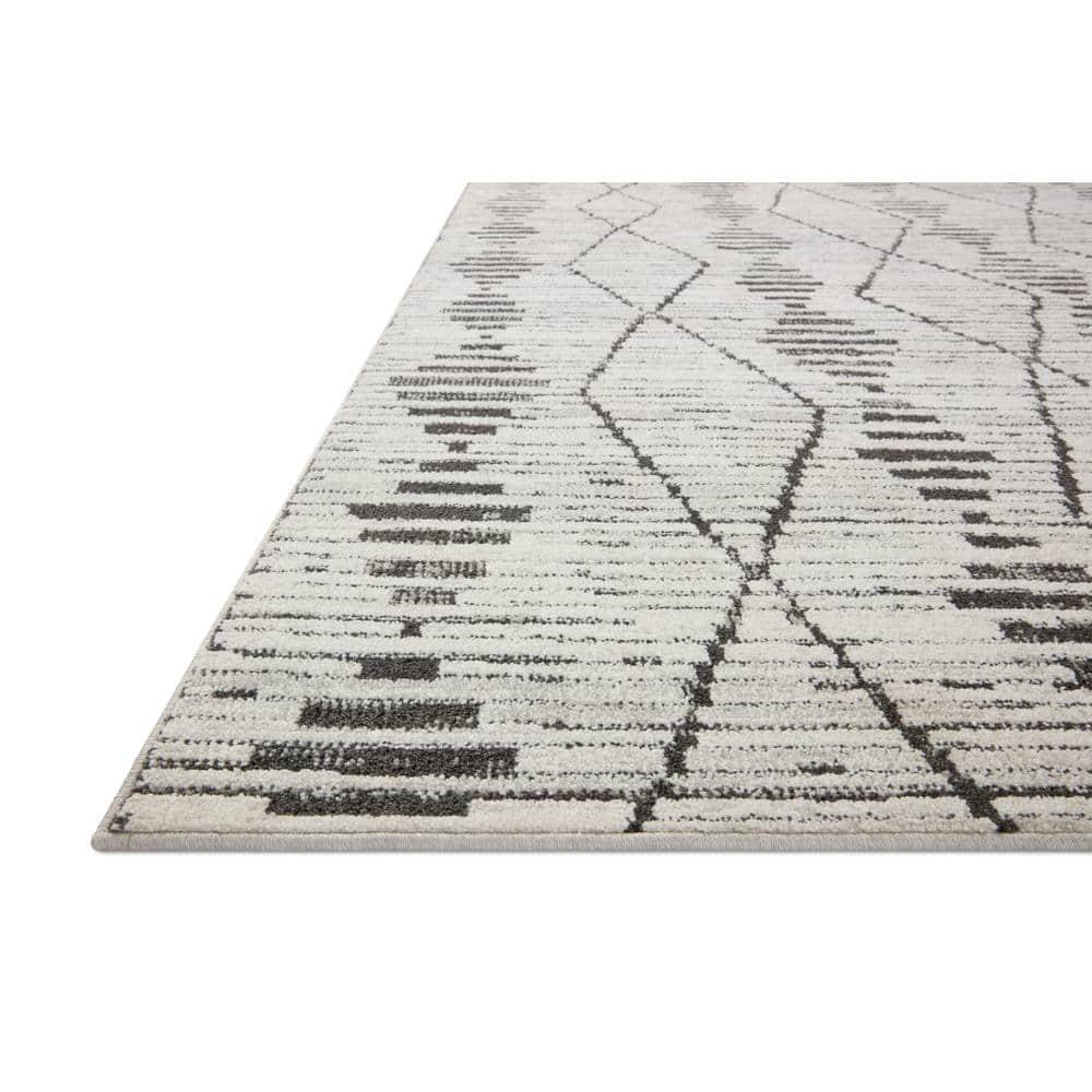 Gray Diamond 4' x 6' Wool and Synthetic Area Rug