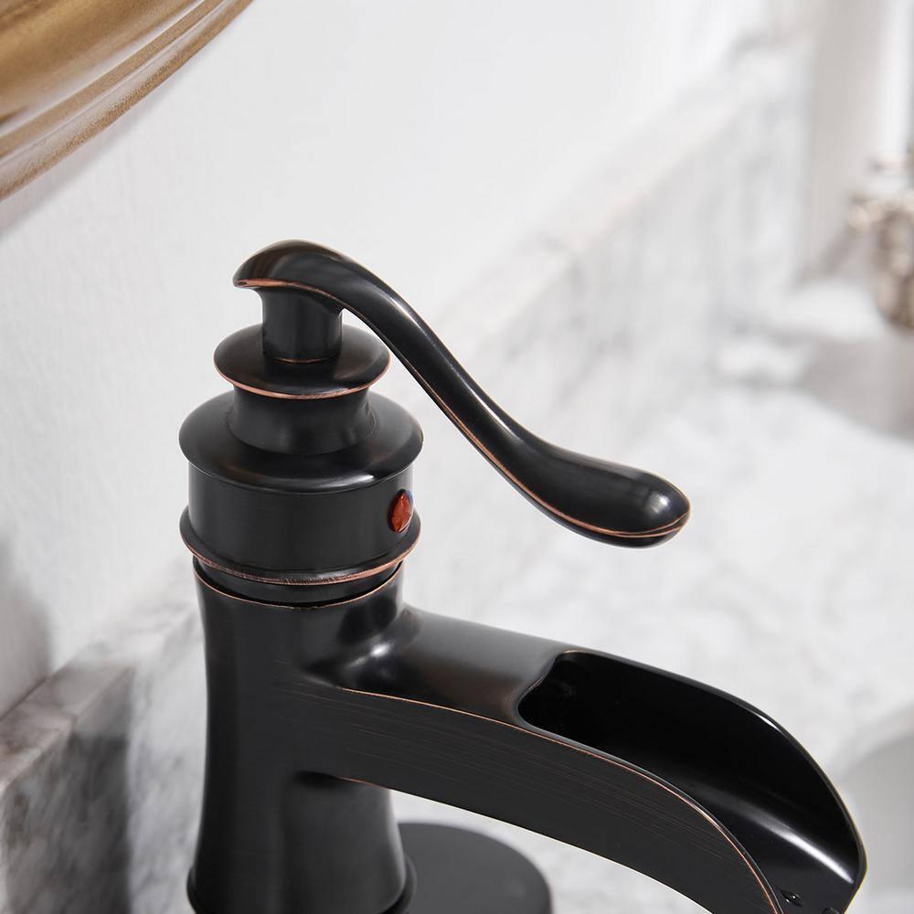 Single-Hole Single-handle Bathroom Faucet with Drain Assembly