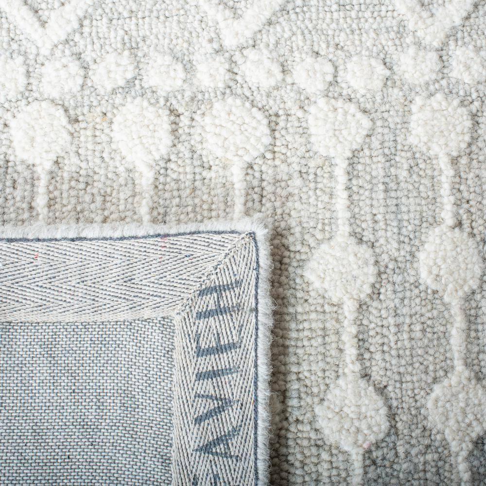 Blossom BLM115 Hand Tufted Area Rug - Silver/Ivory - 6'x9' - Safavieh.