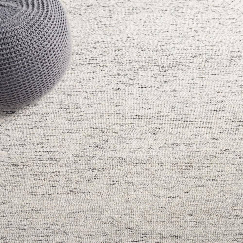 Abstract ABT478 Hand Tufted Area Rug - Gray/Ivory - 6'x6' - Safavieh.