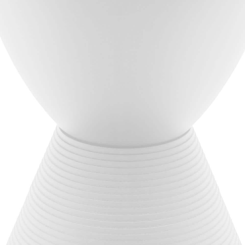 LeisureMod Boyd Modern Round Plastic Side Table