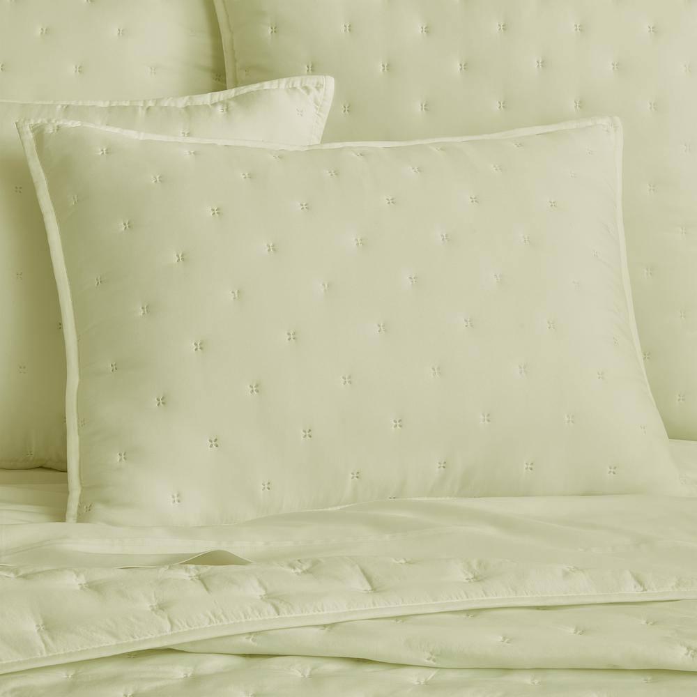 Five Queens Court Vito Quilt Set