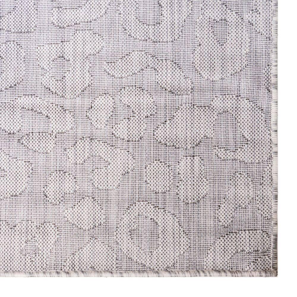 Unique Loom 4' 1 x 6' 1 Rectangle Indoor/Outdoor Safari Light Gray Area Rug