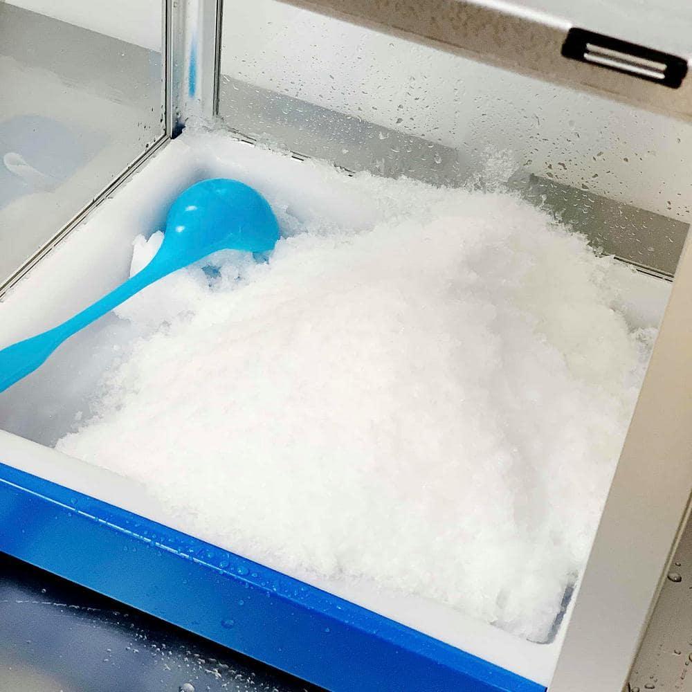 Paragon Simply-A-Blast Heavy Duty Snow Cone Machine, Silver, Standard