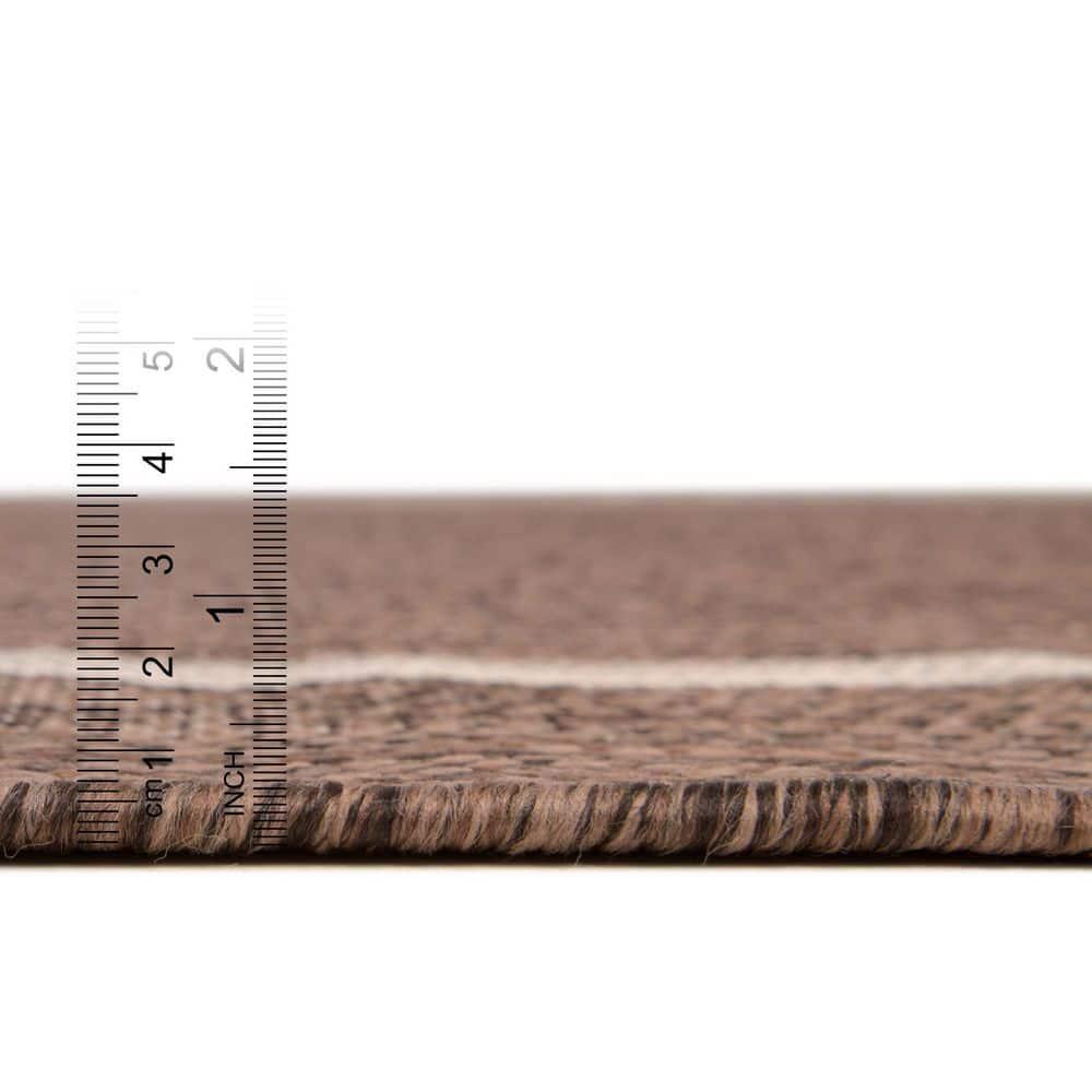 Unique Loom 5' 3 x 8' 0 Rectangle Indoor/Outdoor Border Brown Area Rug