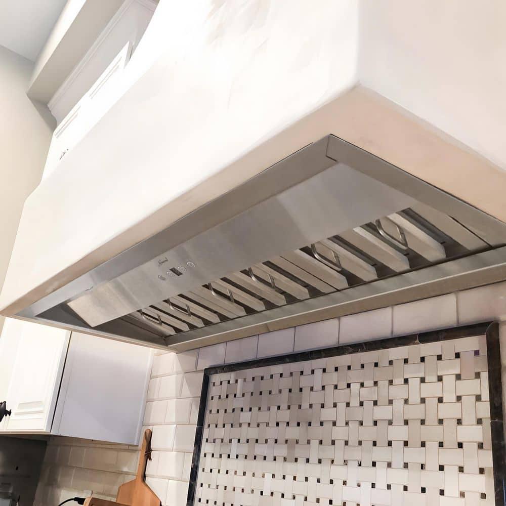 Akicon Stainless Steel 600 CFM Ducted (Vented) Insert Range Hood with Charcoal Filter