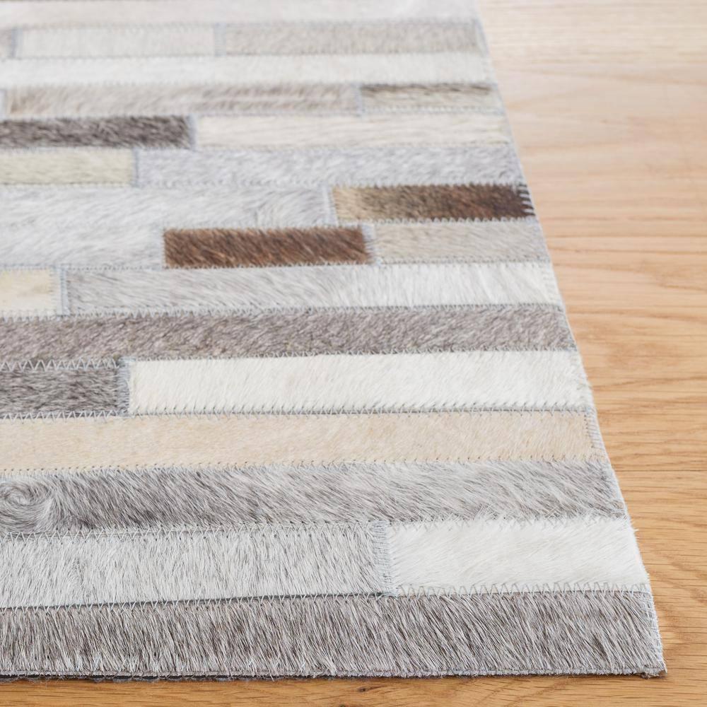 Studio Leather STL809 Hand Woven Runner Rug - Ivory/Grey - 2'3"x7' - Safavieh.