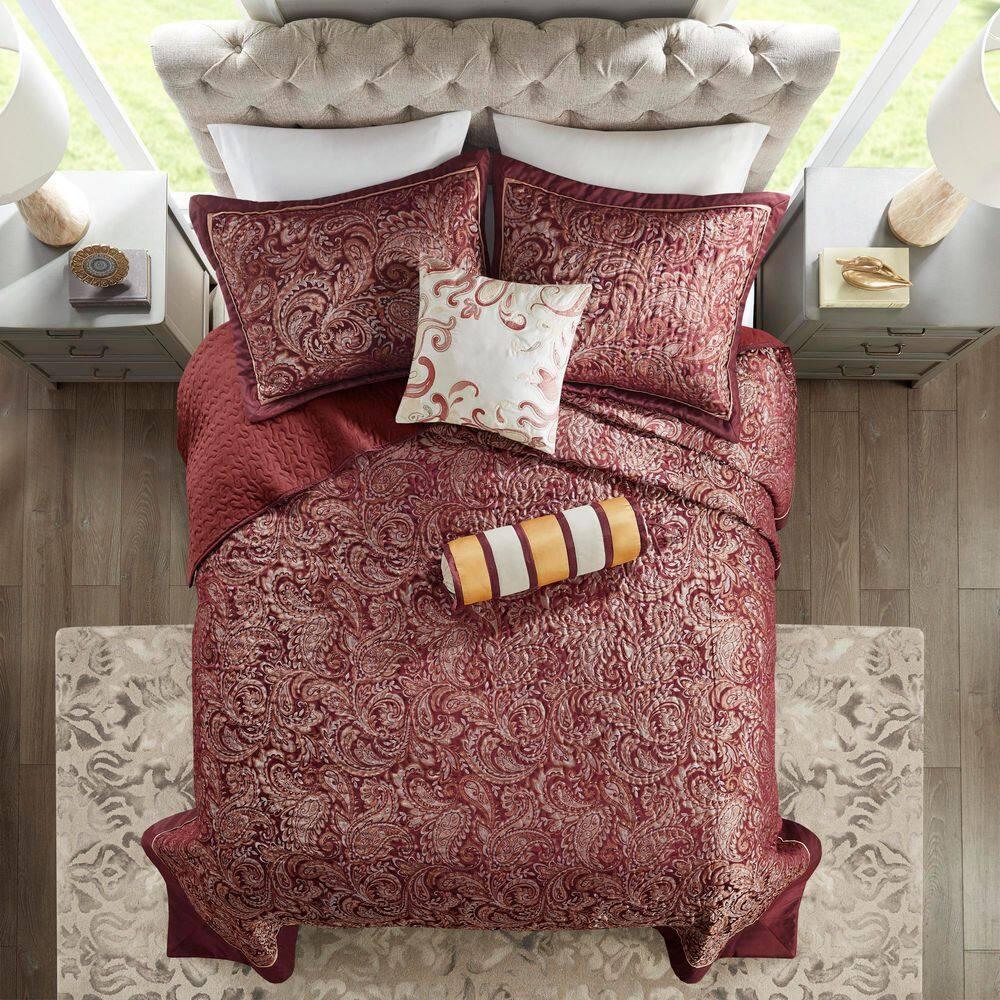 Madison Park Aubrey 5 Piece Jacquard Bedspread Set with Throw Pillows