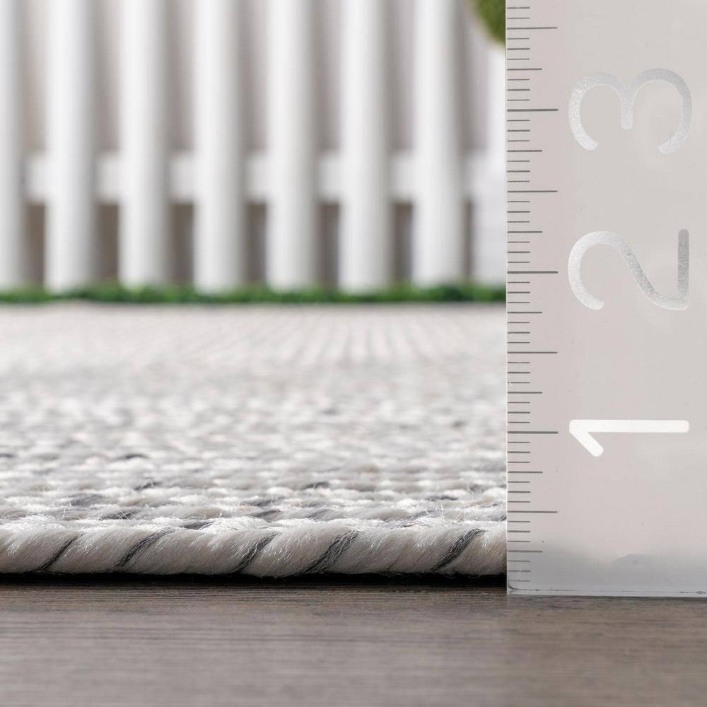 nuLOOM Wynn Braided Indoor/Outdoor Ivory 8' x 11' Casual Area Rug