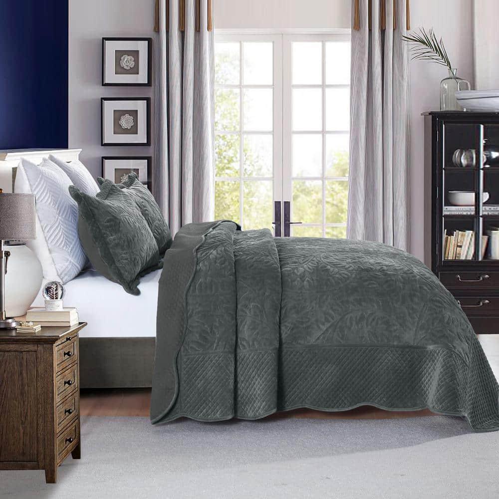 MarCielo Marcielo Oversized Embroidered Velvet Quilt Set With 2 Pillow Shams