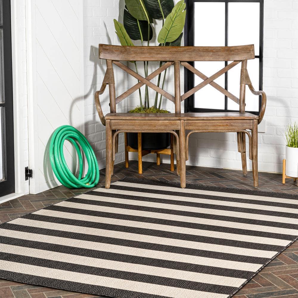 4' x 6' Negril Two-Tone Wide Stripe Indoor/Outdoor Area Rug, Black/Beige - JONATHAN Y