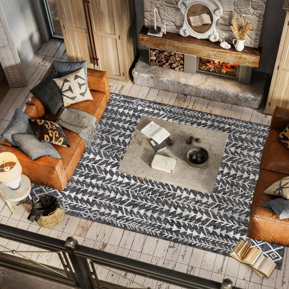 5'x8' Tokay Bohemian Geometric Indoor/Outdoor Area Rug, Black/Ivory - JONATHAN Y