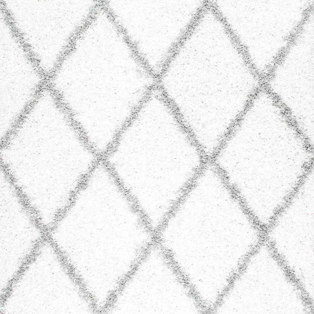 Nuloom Tess Trellis 8 Square Shag Indoor Area Rug for Living Room Bedroom Dining Room Nursery, White/Grey