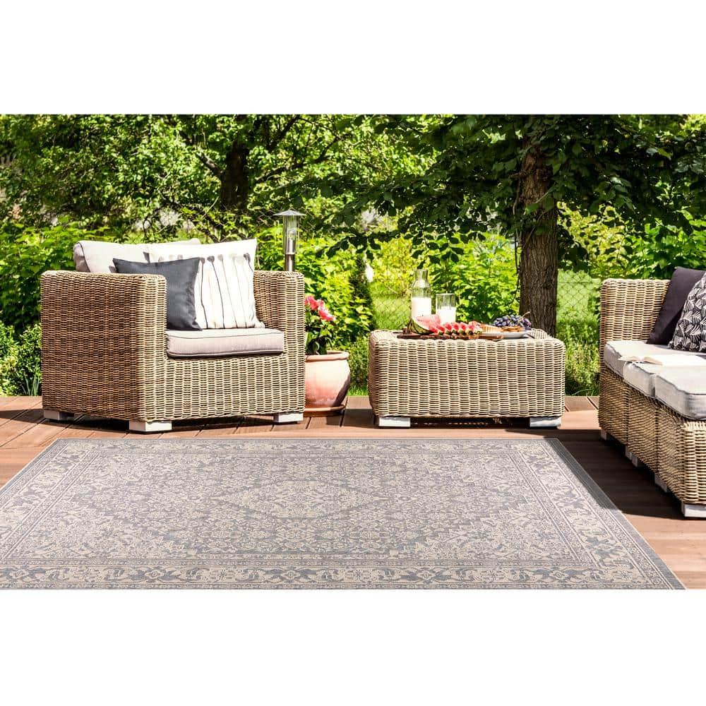 Persian Persian Inspired Blue/Gray Area Rug