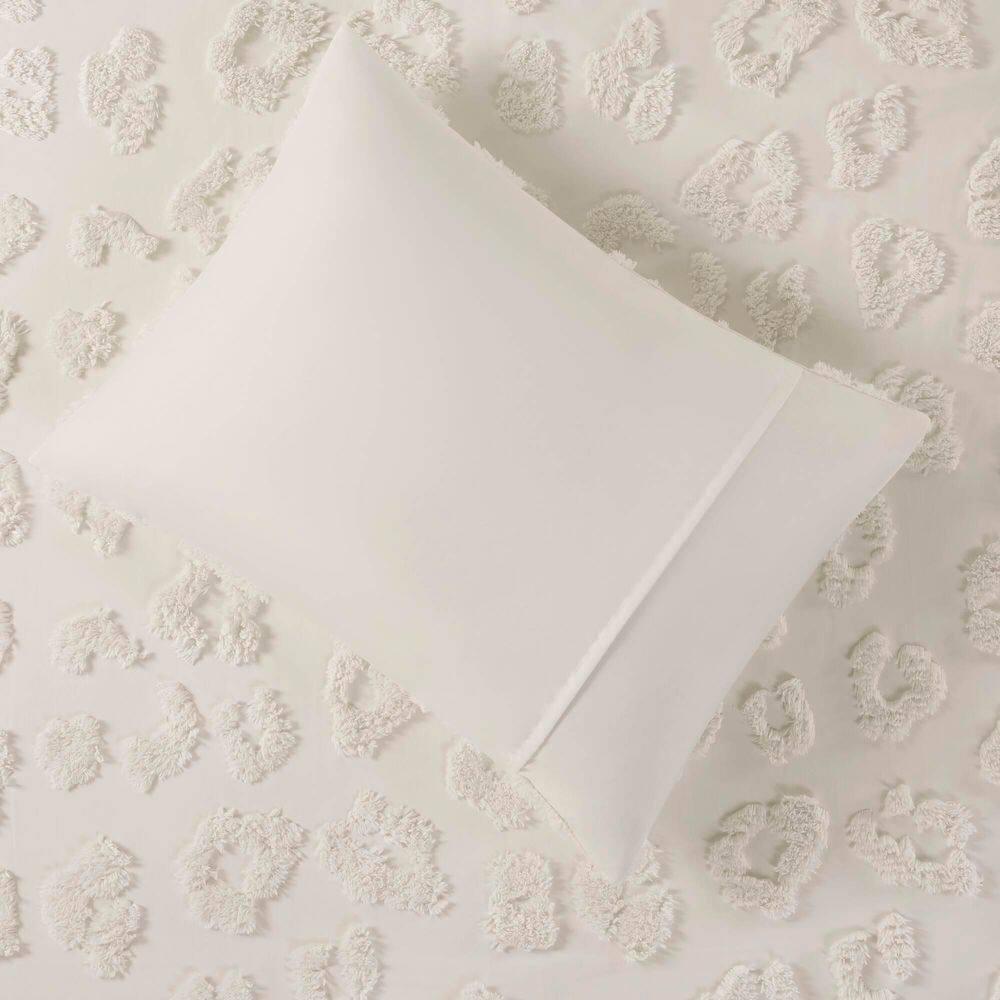 Intelligent Design Larissa Animal Chenille Comforter Set